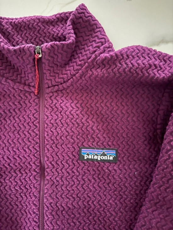 Patagonia Plum Quarter-Zip Fleece Pullover NWOT - Picture 4 of 4